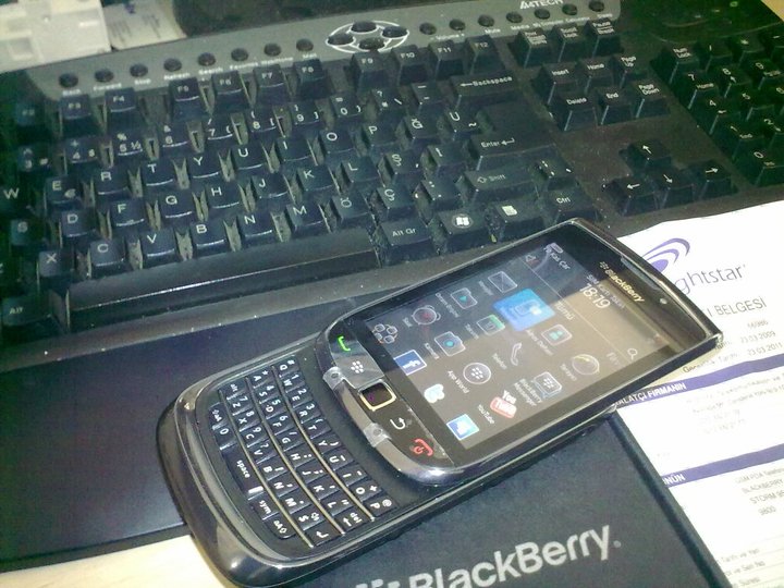  BLACKBERRY 9800 TORCH /  1100 TL  17 ADET  / TR GARANTİ / İMEİ FATURALI