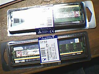 2 GB KİNG DDR2 kingston kutusunda sıfır fiyat 40 tl