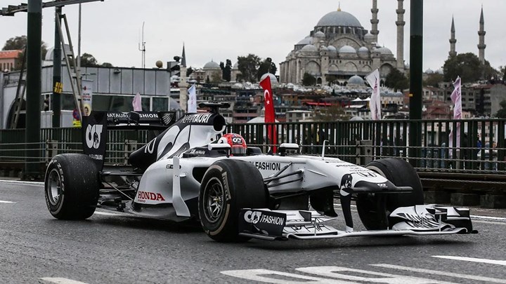 Netflix, Formula 1'in yayın hakları için teklif sunmaya hazırlanıyor