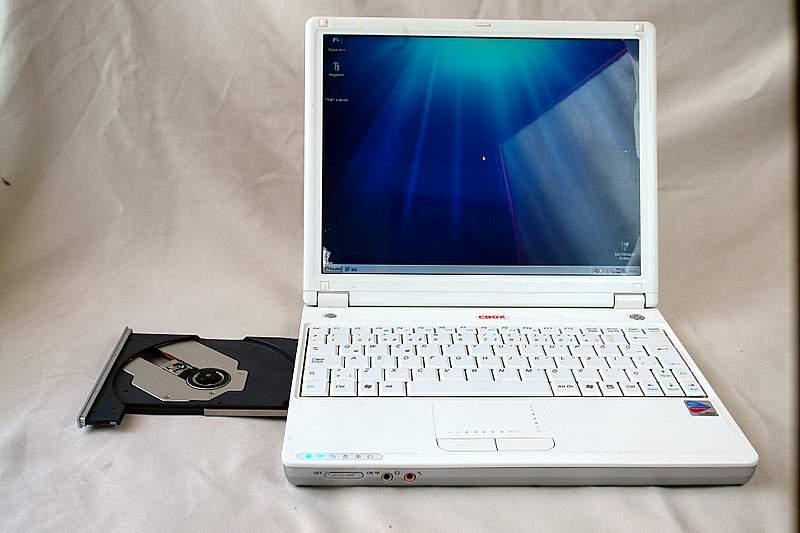  HER HESE HERKESEYE UCUZ NOTEBOOKLAR.. 200~350 TL BİR SÜRÜ NOTEBOOK!! VE BİLGİSAYAR PARÇALARI..