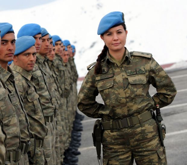 Dünyadan kadın asker fotoğrafları