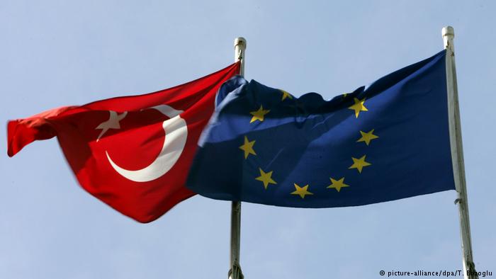 Türkiye ile AB arasındaki üyelik müzakerelerinin askıya alınması oy çokluğuyla kabul edildi