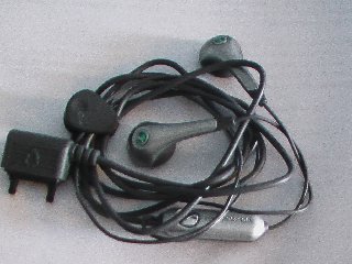  Satılık ekranı arızalı sony ericsson z520i ve parçaları
