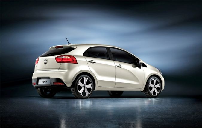  2011 RİO MU 2008 CERATO MU?