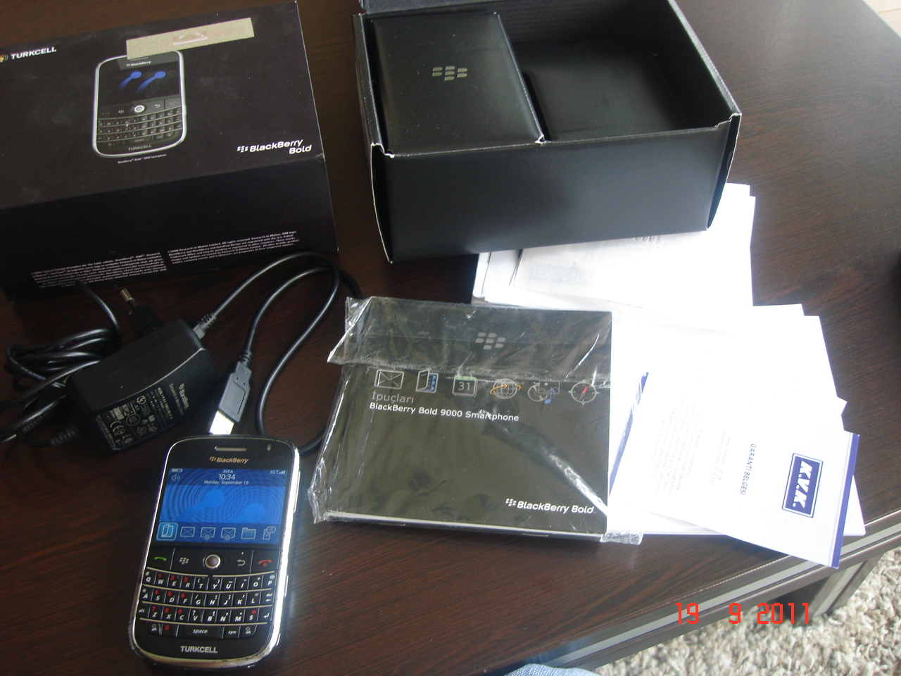  Blackberry Bold 9000  320 tl