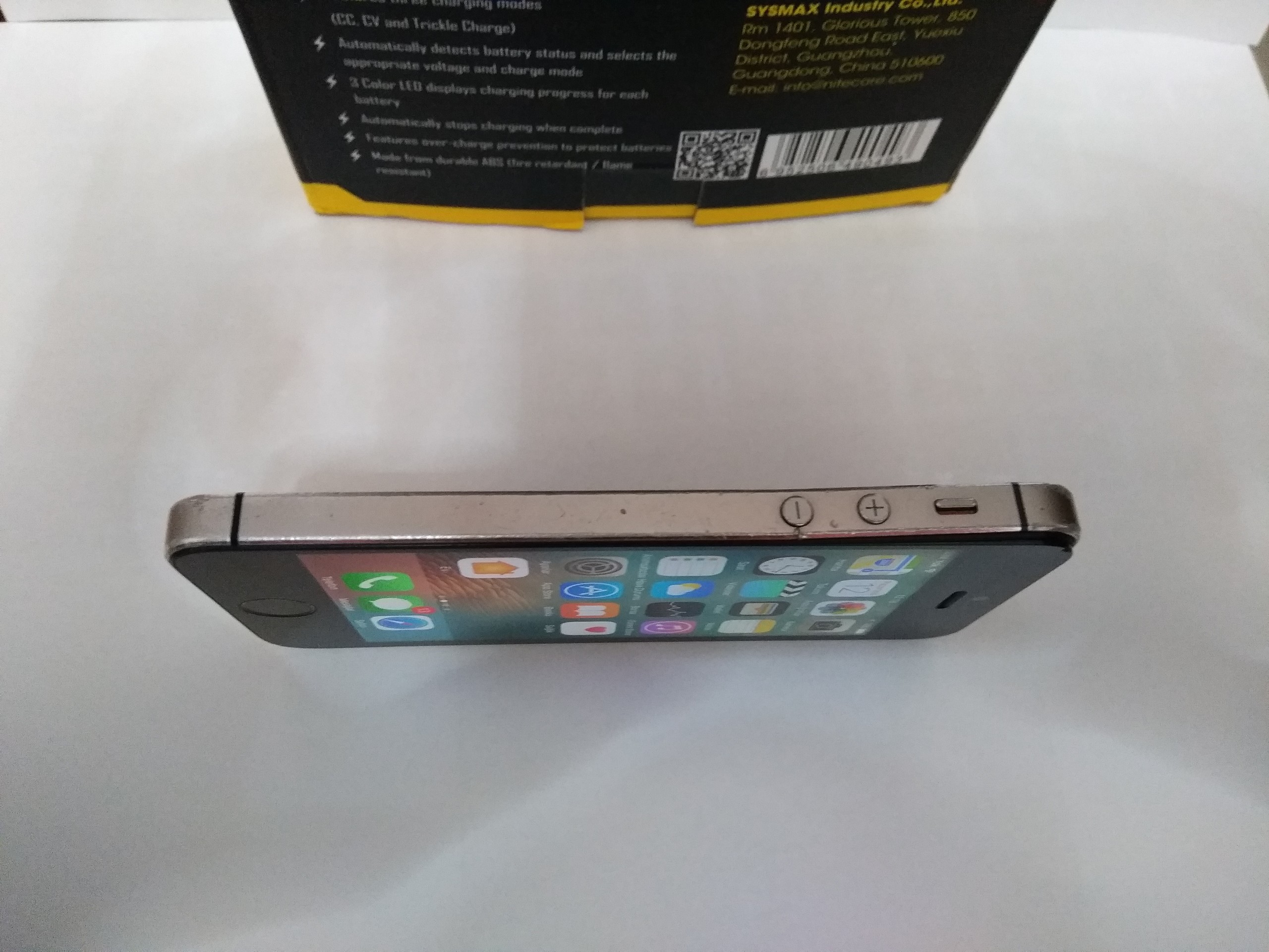 iPhone 5S 16GB Space Gray -  550 TL .