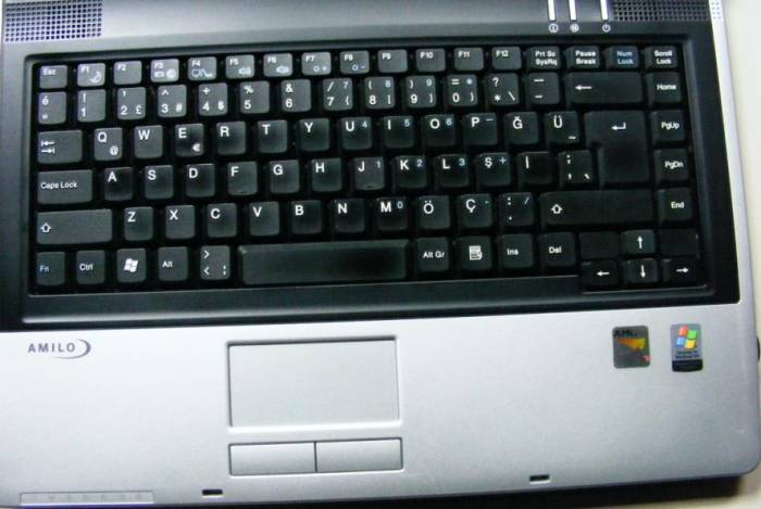            FUJITSU SIEMENS AMILO PA 1510 AMD 64 X2 LAPTOP TAKASLI
