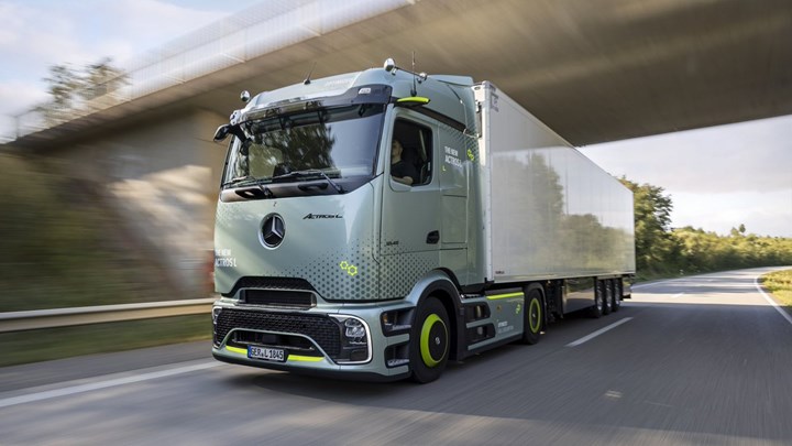 Yeni Mercedes-Benz Actros L Türkiye'de yollara çıkıyor