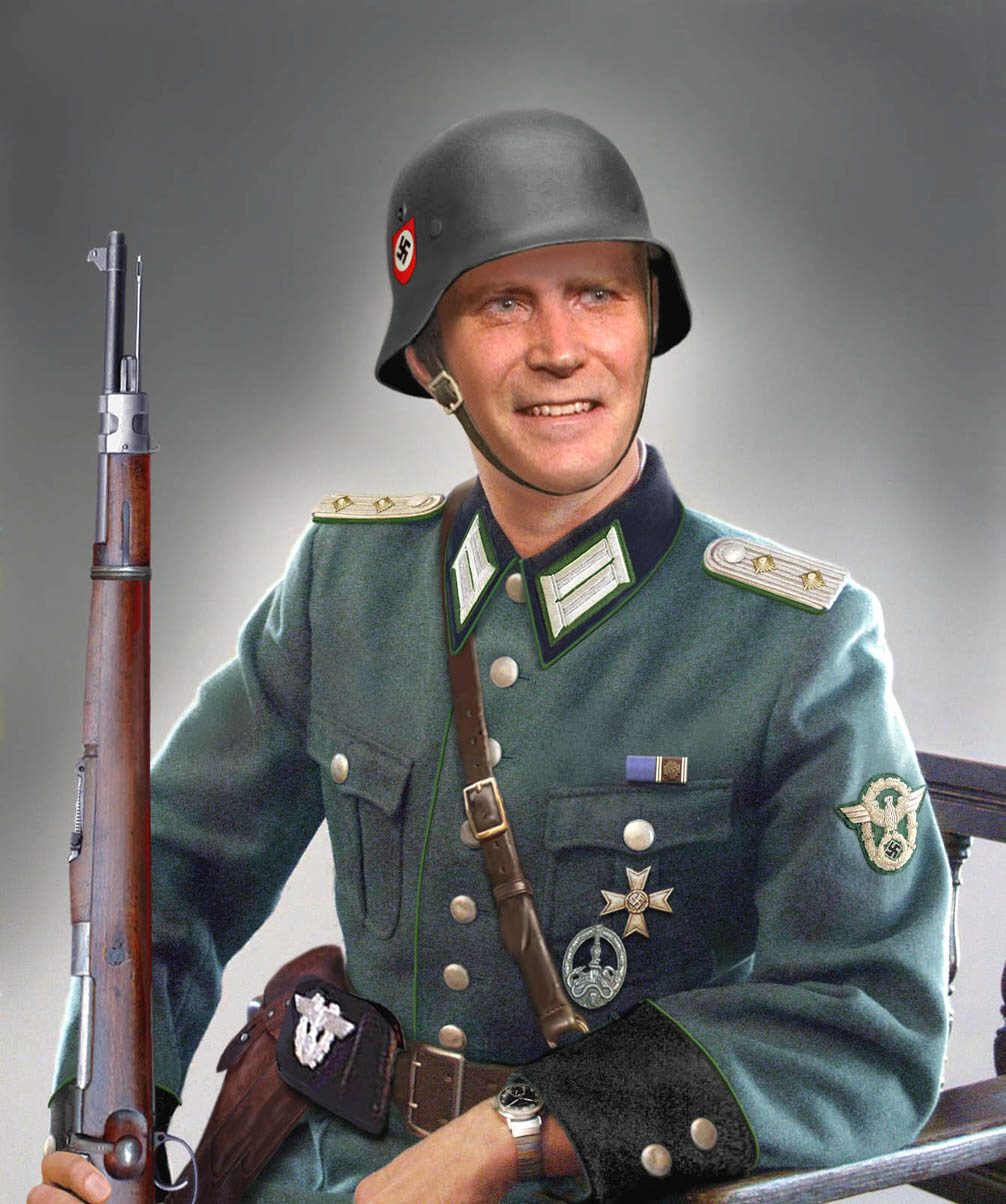  Fransız askerine Nazi miğferi