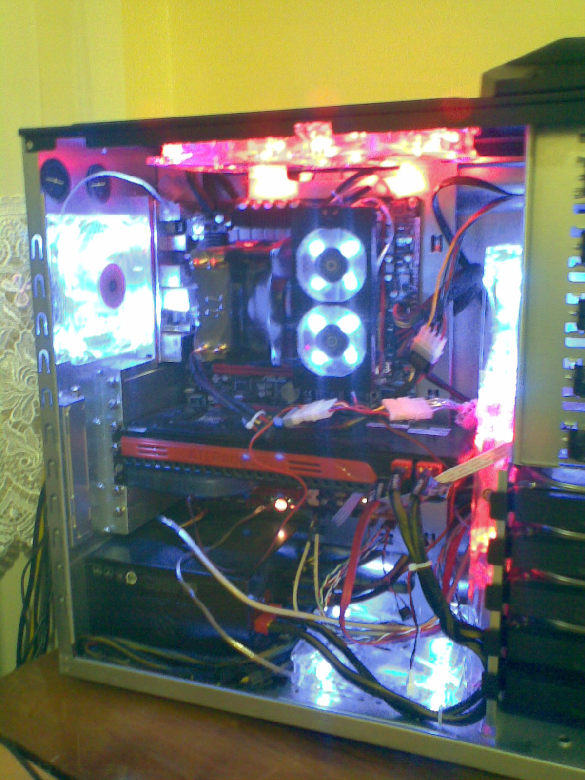  ANTEC 1200 SuSeSi ( SLI )