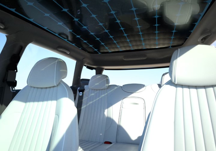 Otomobiller için güneş enerjili panoramik cam tavan üretildi