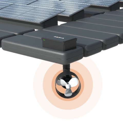 Su üstünde güneşi takip eden güneş panelleri ile yüzde 20 daha fazla elektrik üretiliyor