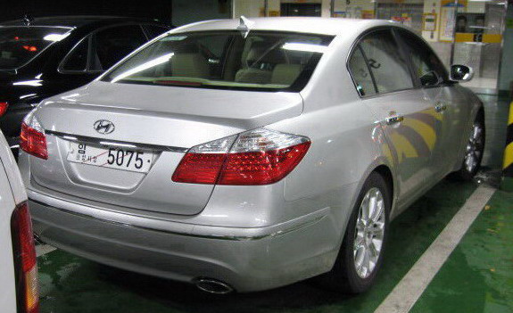 HYUNDAI GENESIS 'CAR OF THE YEAR 2009'