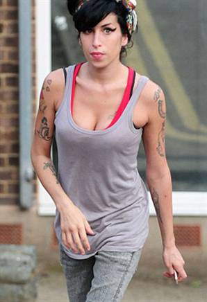  Amy Winehouse'un Ölüm Sebebi Belli Oldu
