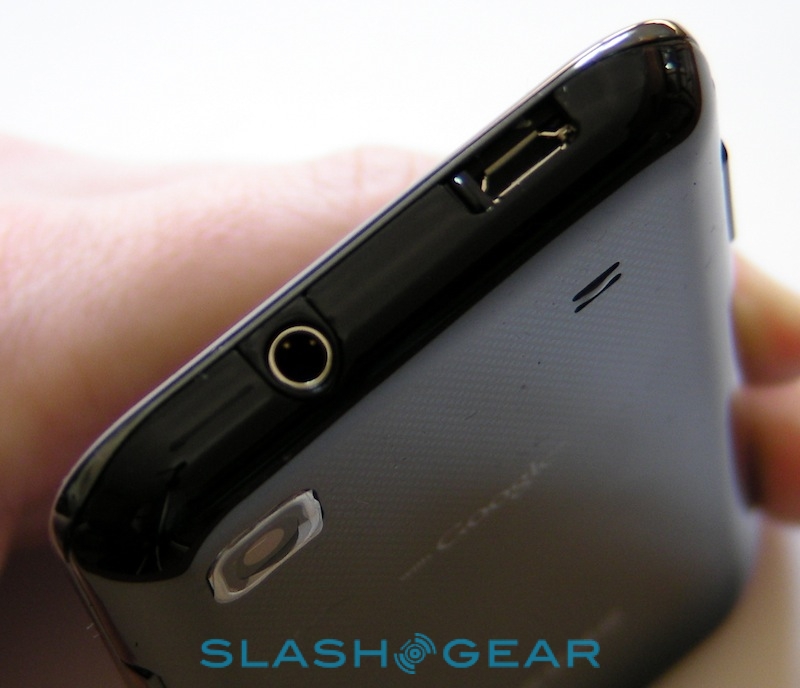  SAMSUNG GALAXY S İNCELEME:ANDROİD 2.1/1 GHZ/5MP  720P/802.11N/4'' S-AMOLED