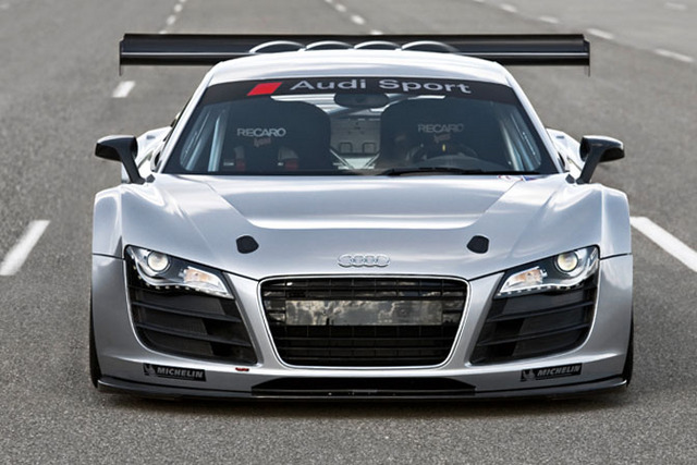  AUDI R8 GT3 RWD !