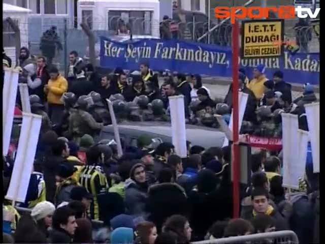 Fenerbahçe taraftarı kadar iyi gün taraftarı yoktur dünyada .