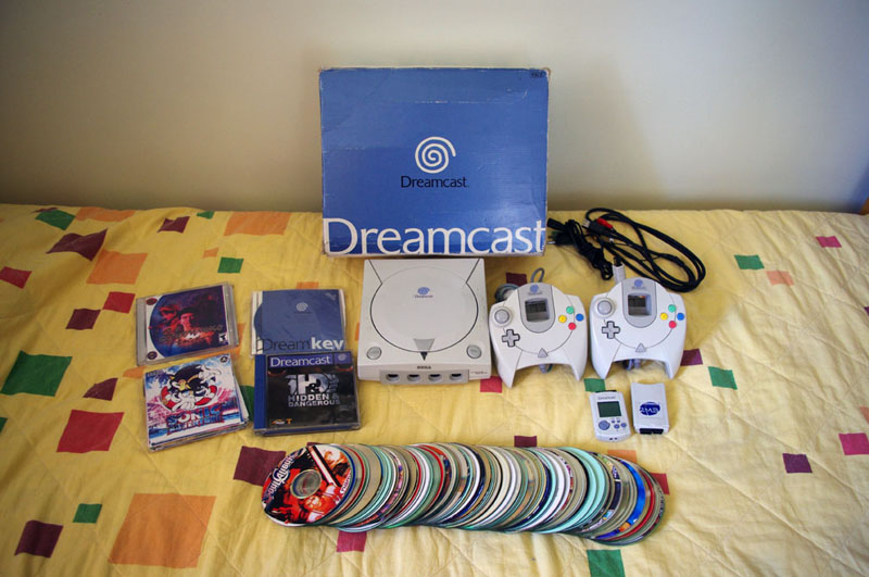  satılık dreamcast + 2 orjinal kol + 2 vmu