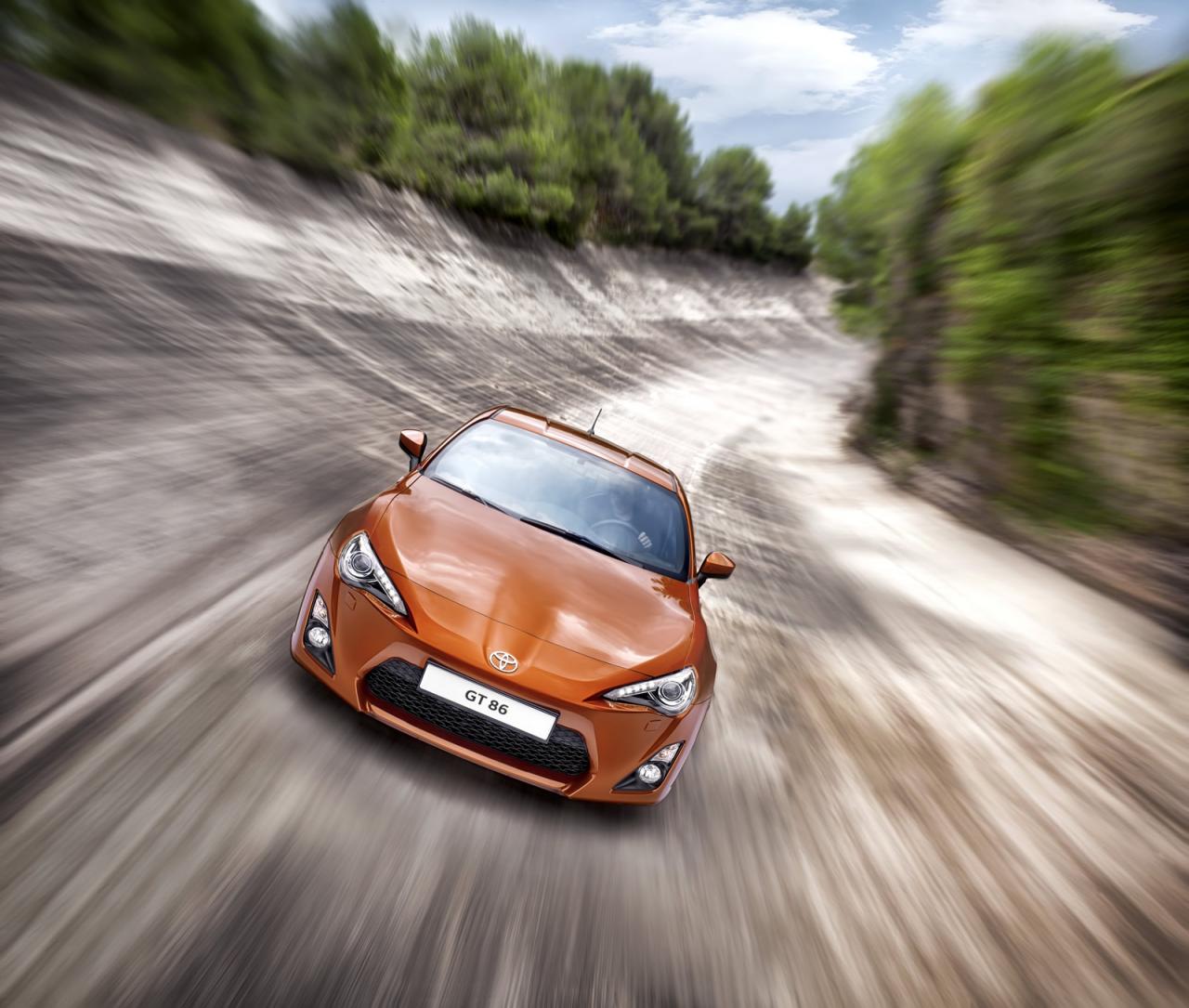  Toyota'dan Yeni Bir Model... GT 86