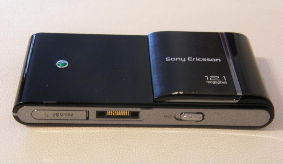  Sony Ericsson Satio (Idou U1) 12 MP Kutusunda Sıfır gibi