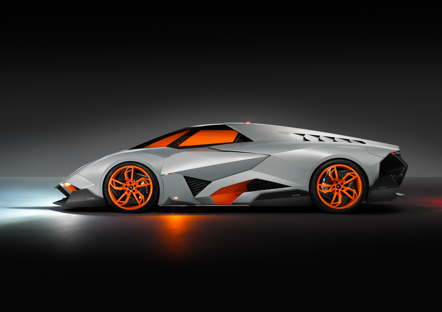  Ve Lamborghini abarttı... 2013 Lamborghini Egoista Concept