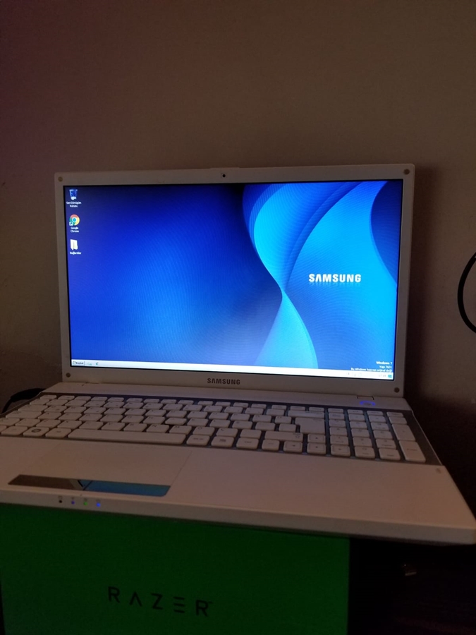 Akıllı Saat veya Tablet Takaslı Samsung Laptop