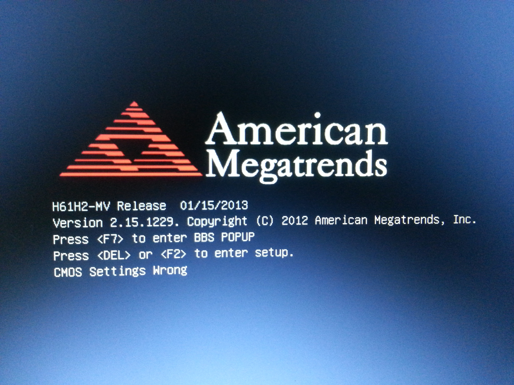 American megatrends international. American MEGATRENDS. Экран American MEGATRENDS. Черный экран American MEGATRENDS. Загрузочный экран American MEGATRENDS.