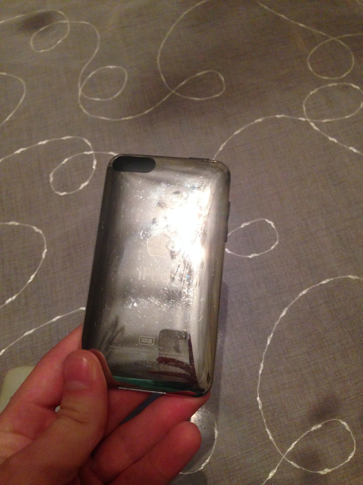  Satılık İpod touch 3.nesil 32gb 120TL