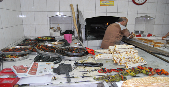 Çiğ Köfte Lahmacun Kebap İçli Köfte Künefe + 30 Urfa Yemeği ( Tarif-Foto-Video )