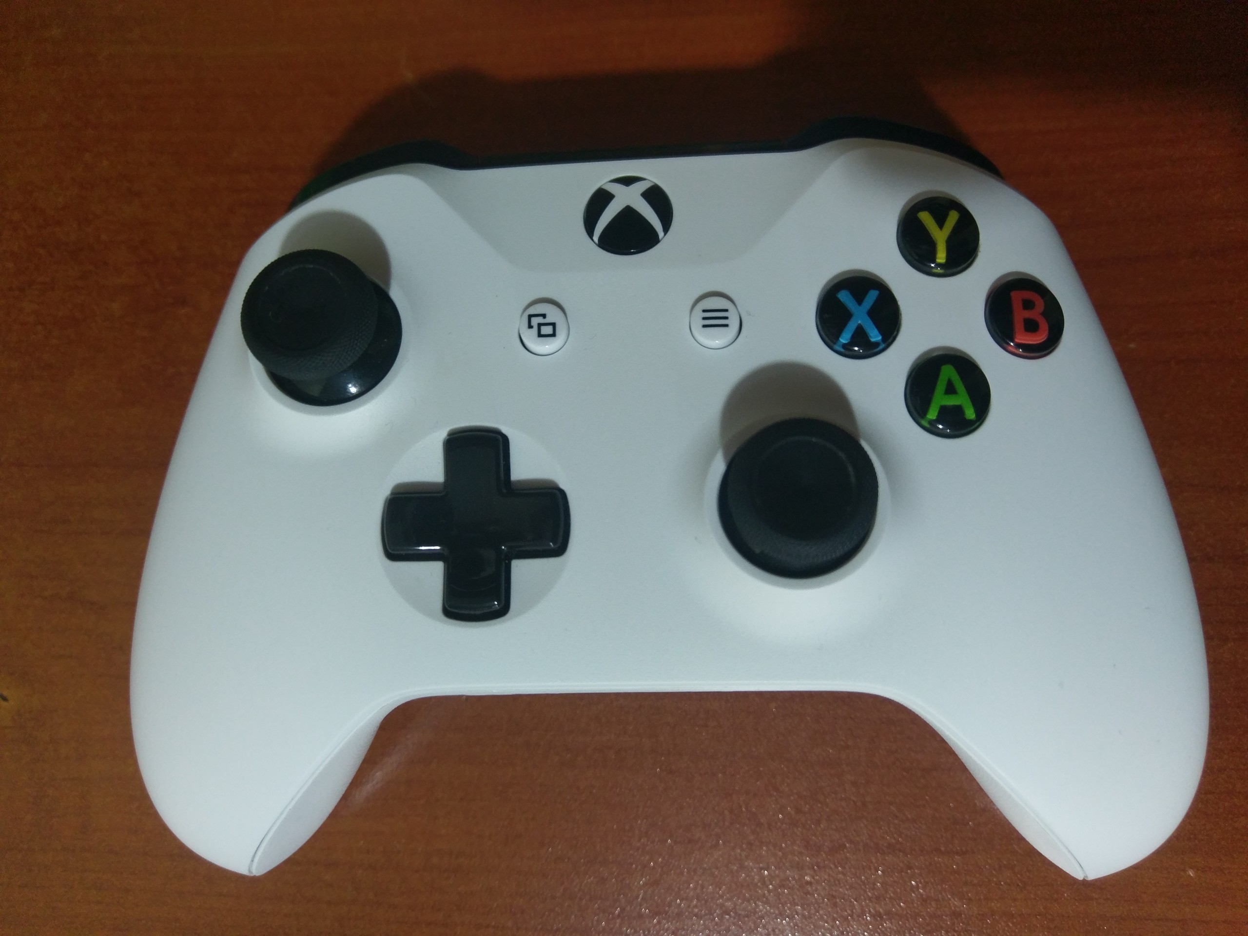 Xbox One S Controller Beyaz (Bluetooth'lu versiyon) SATILDI