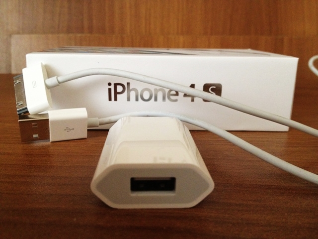 ORJİNAL iPhone 4/4S Şarj Aleti ve USB Kablosu (FOTOĞRAFLI)