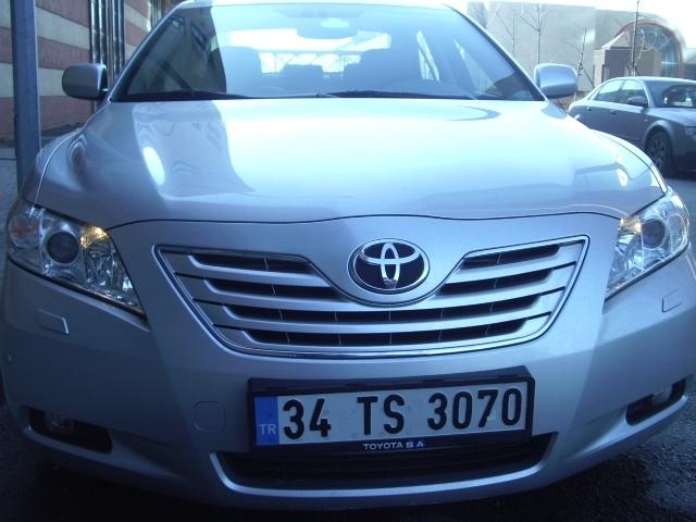  Toyota Camry ve Avensis aynı sınıfta mı?