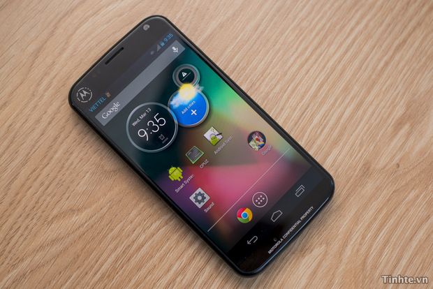 Motorola'nın 4.65-inç HD ekranlı akıllı telefonu XT912A görüntülendi