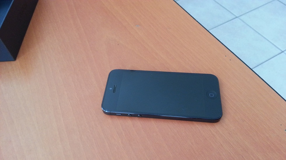  Satılık iphone 5 16 gb siyah.Turkcell den alınma.Genpa garantili.indirim.