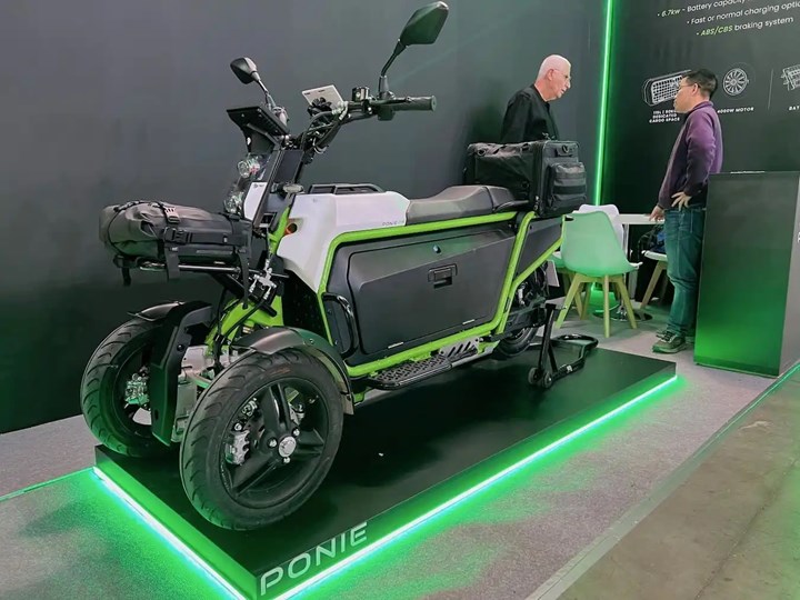 Küçük bir otomobil kadar yük taşıyabilen motosiklet: PNY Ponie 2