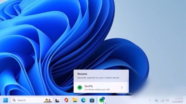 Windows 11'e telefon ve bilgisayar arasında kesintisiz uygulama geçişi özelliği geliyor
