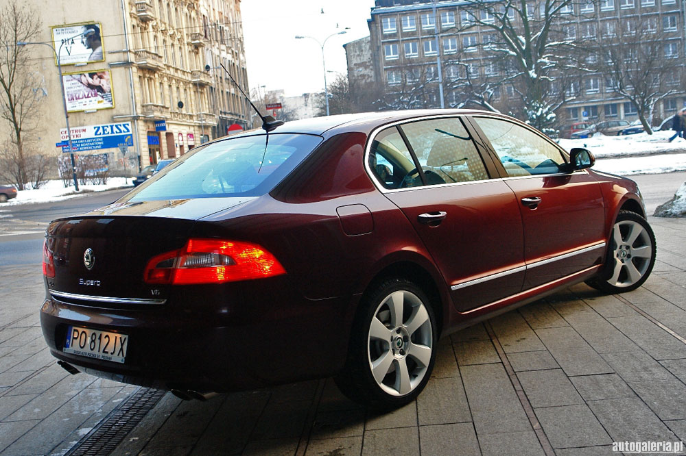 Superb elegance 1.4 TSI vs İnsignia 1.6 T cosmo donanım karşılaştırması ( merak edenler için )