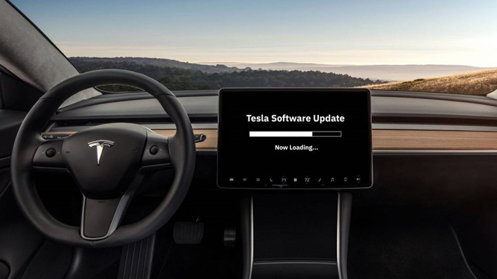 Tesla araçlar kaza halinde otomatik olarak acil servisi arayacak