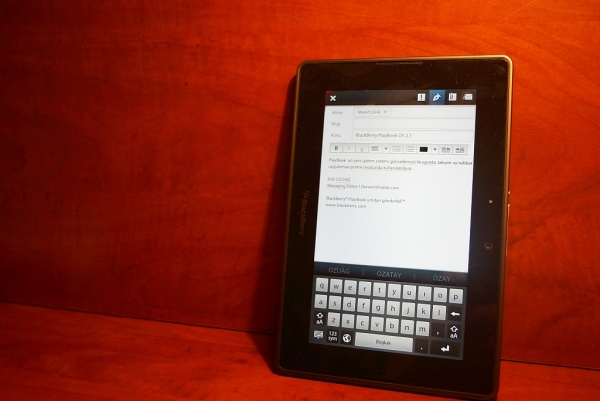 BlackBerry PlayBook'a 2.1 güncellemesi ile temel uygulamalarda portre modu eklendi