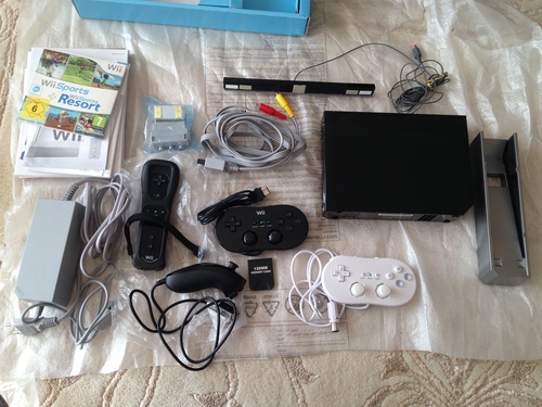  Wİİ SPORT RESORT PACK+RESİDENT EVİL REMAK+128 MB GAMECUBE MEMORYCARD+2 ADET Wİİ CONTROLLER .. 250 tl