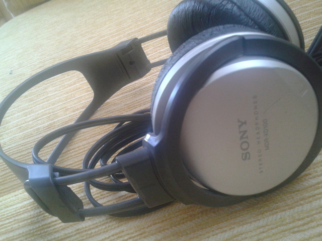  SONY MDR-XD100 KULAKLIK - 25 TL