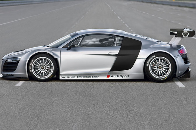  AUDI R8 GT3 RWD !