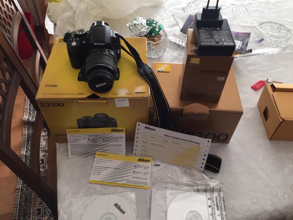 SATILIK NIKON D3100 DX KIT. 100 FOTO BİLE ÇEKİLMEMİŞ ÇİZİKSİZ SIFIR AYARINDA TEKNOSADAN ALINMA