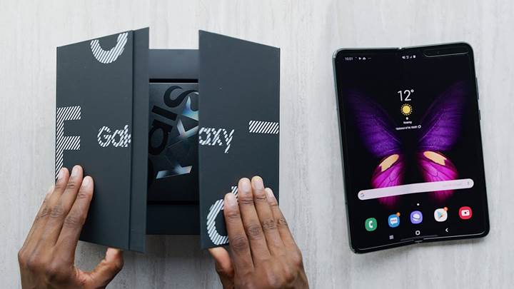 Samsung incelenmesi için dağıttığı Galaxy Fold'ları geri çağırdı