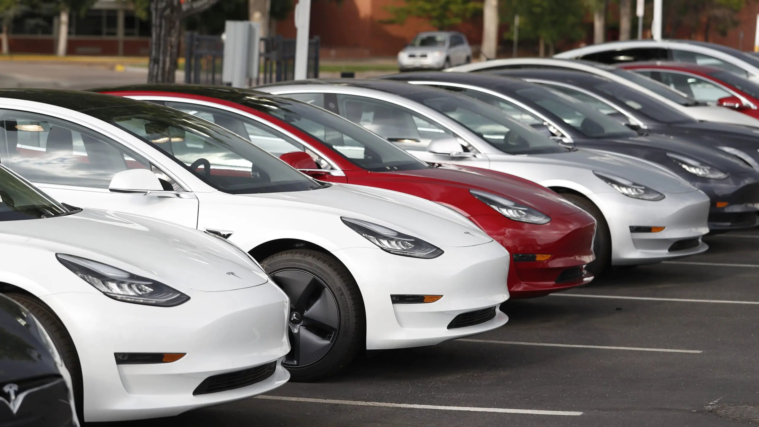 Tesla, Çin'de 1.6 milyon aracını geri çağırdı