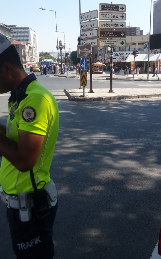 Trafik Polisi Keyfine Göre Yaya Ceza Verebilir Mi (Aynı Yerde Birine Ceza Diğerine Yok)