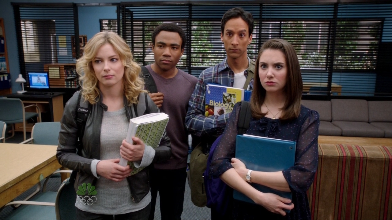  Community (6. Sezon Bitti. Belki film belki yeni sezon?)