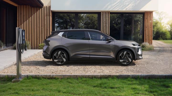 Renault Scenic'in ikizi de güncellendi: Mitsubishi Eclipse Cross'a LFP batarya