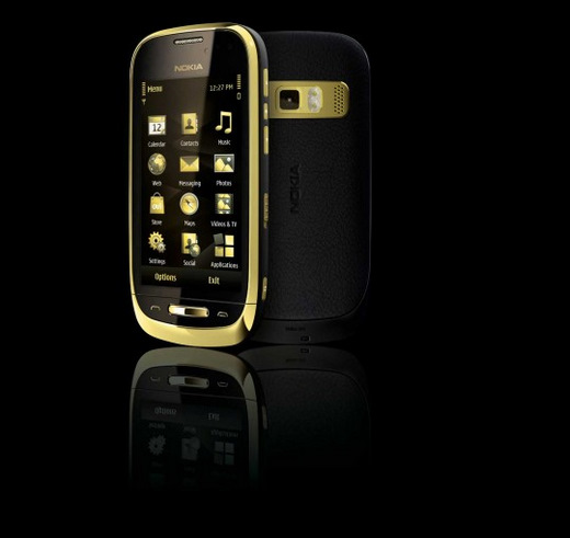Tasarımıyla dikkat çeken Nokia Oro resmiyet kazandı