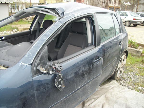  Volkswagen Golf ile Kaza Yaptım, airbag'ler açılmadı, dava açmalı mıyım?